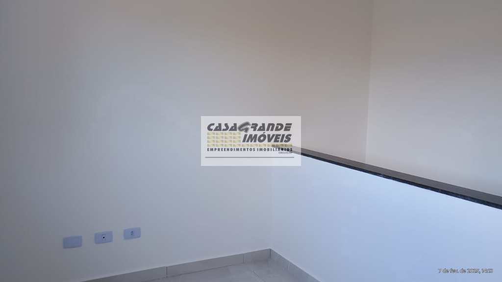 Casa de Condomínio em Praia Grande, no bairro Samambaia