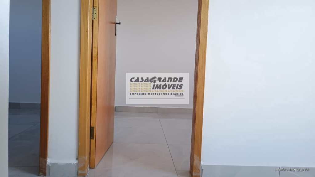 Casa de Condomínio em Praia Grande, no bairro Samambaia
