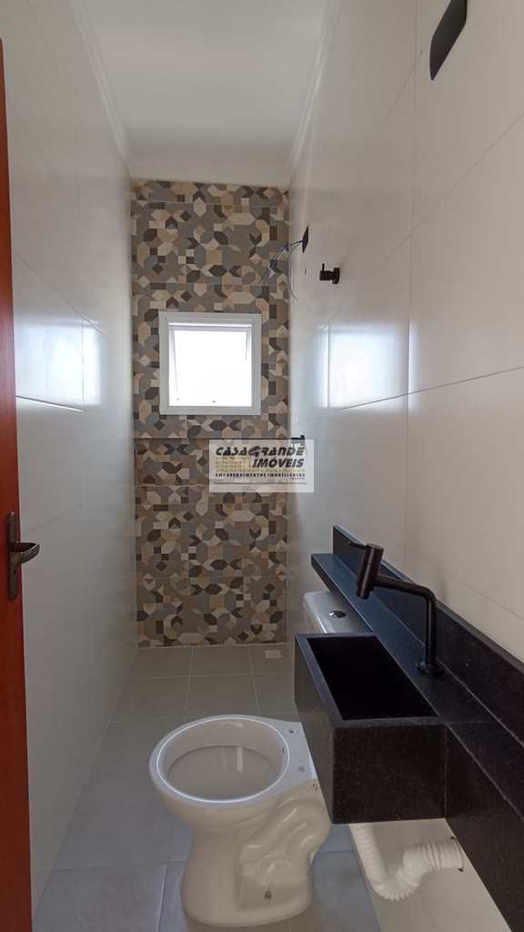 Casa de Condomínio em Praia Grande, no bairro Tupi