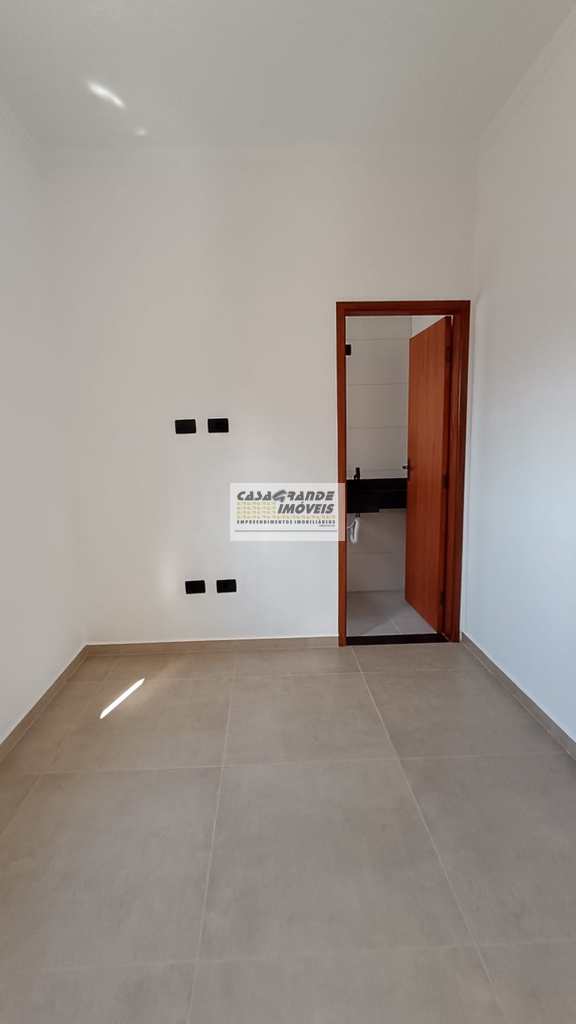 Casa de Condomínio em Praia Grande, no bairro Tupi