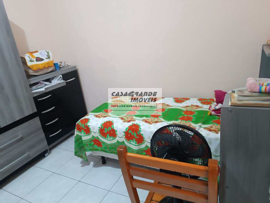 Casa em Praia Grande, no bairro Maracanã
