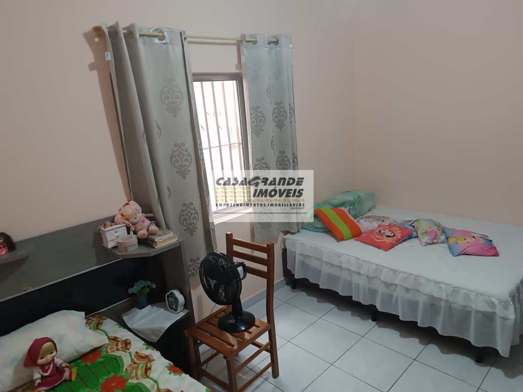 Casa em Praia Grande, no bairro Maracanã