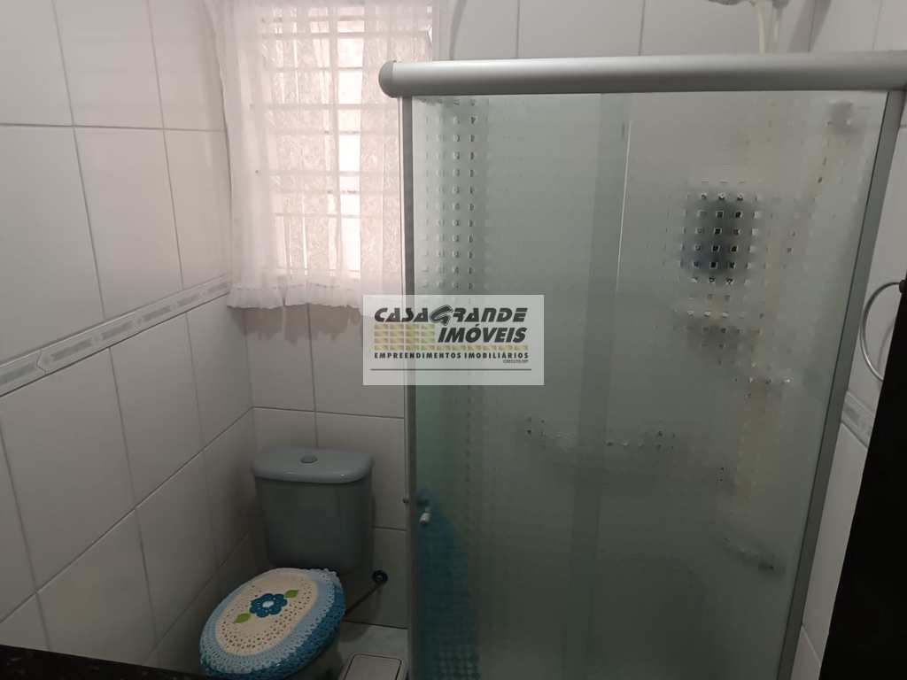 Casa em Praia Grande, no bairro Maracanã