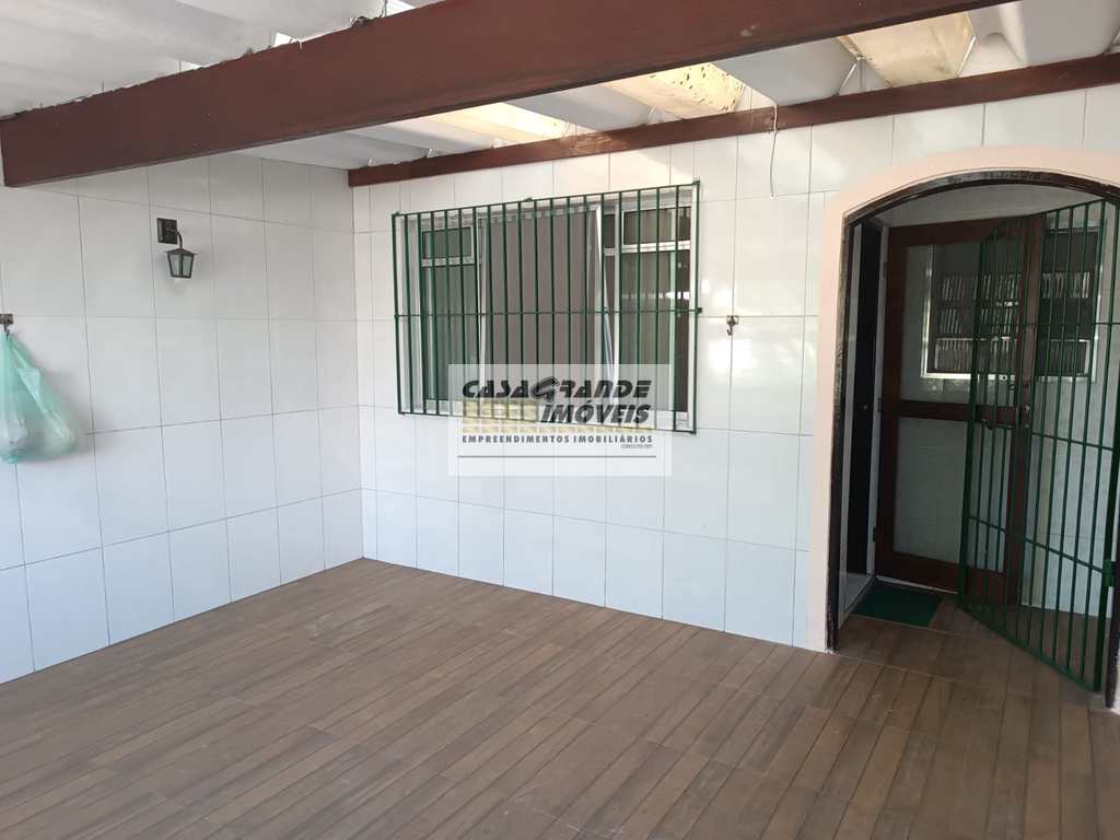 Casa em Praia Grande, no bairro Maracanã