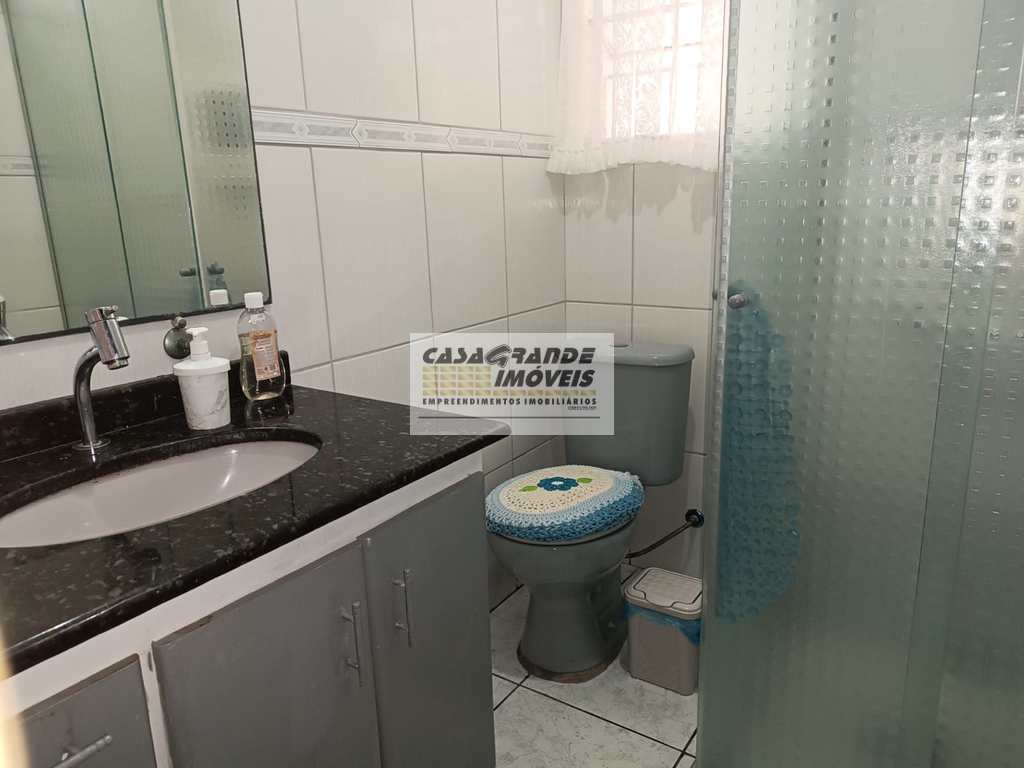 Casa em Praia Grande, no bairro Maracanã