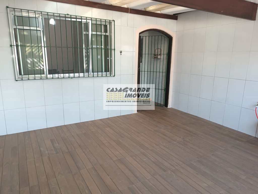Casa em Praia Grande, no bairro Maracanã