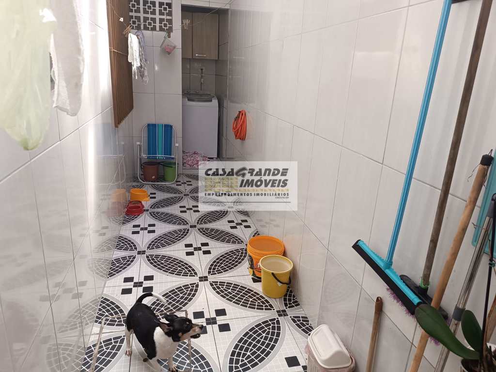 Casa em Praia Grande, no bairro Maracanã