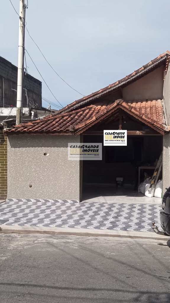 Casa em Praia Grande, no bairro Tupiry