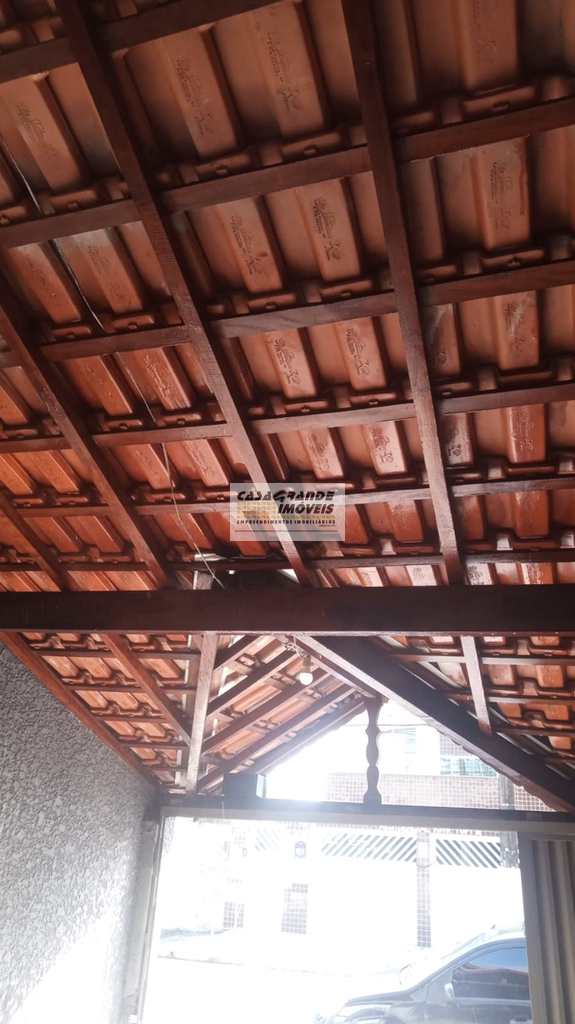 Casa em Praia Grande, no bairro Tupiry