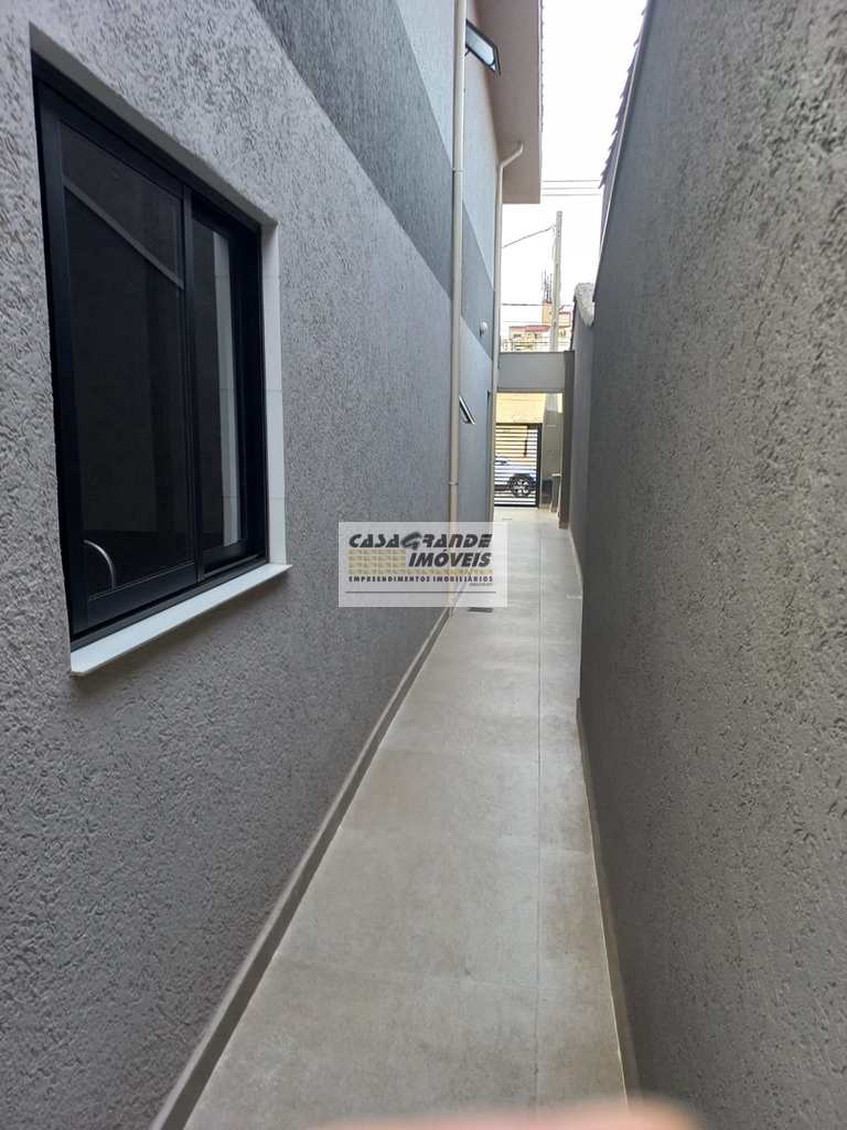 Sobrado de Condomínio em Praia Grande, no bairro Mirim