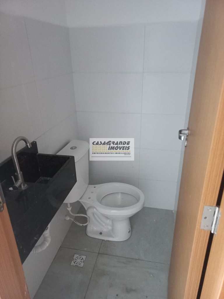 Sobrado de Condomínio em Praia Grande, no bairro Mirim