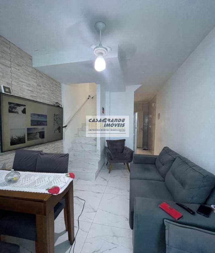 Casa em Praia Grande, no bairro Princesa