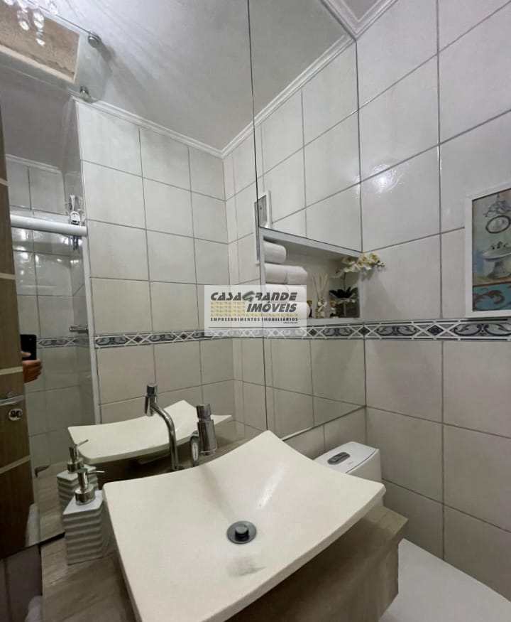 Casa em Praia Grande, no bairro Princesa
