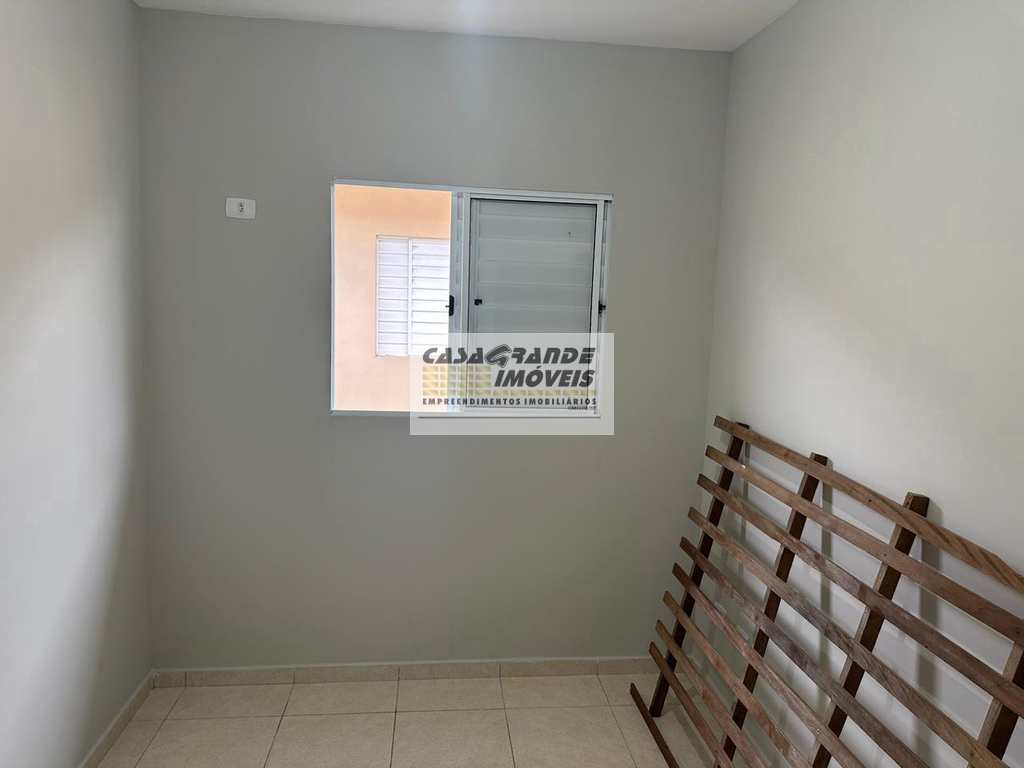 Casa de Condomínio em Praia Grande, no bairro Esmeralda