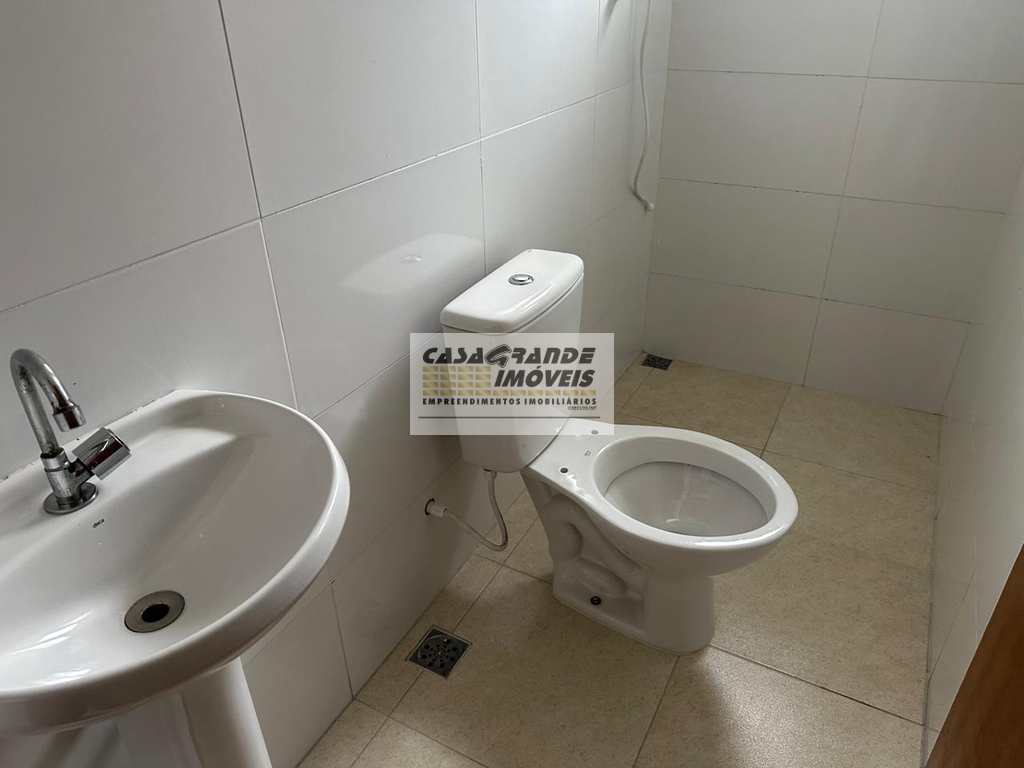 Casa de Condomínio em Praia Grande, no bairro Esmeralda