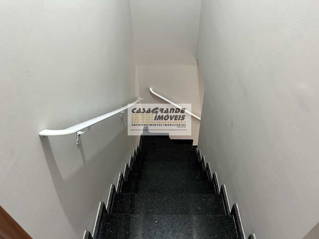 Casa de Condomínio em Praia Grande, no bairro Esmeralda