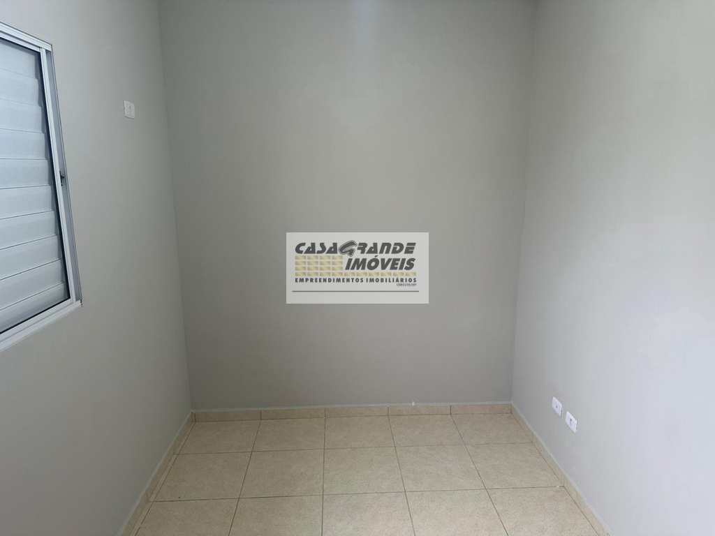 Casa de Condomínio em Praia Grande, no bairro Esmeralda