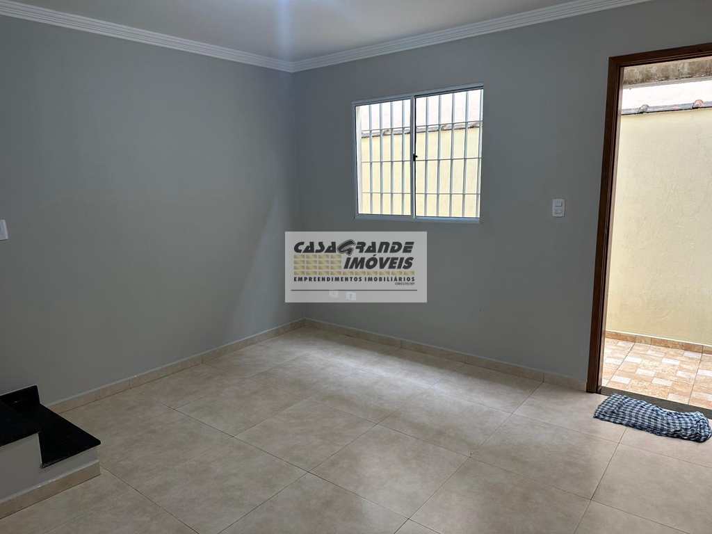 Casa de Condomínio em Praia Grande, no bairro Esmeralda