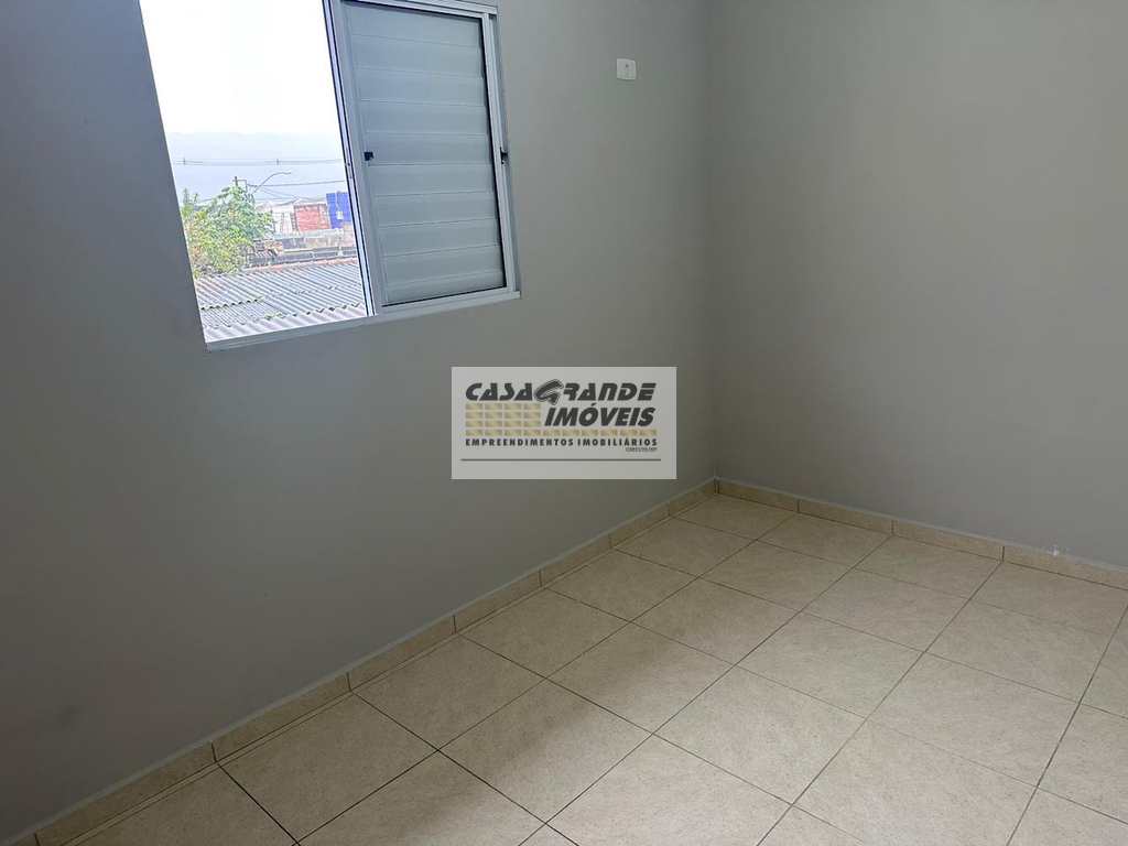 Casa de Condomínio em Praia Grande, no bairro Esmeralda
