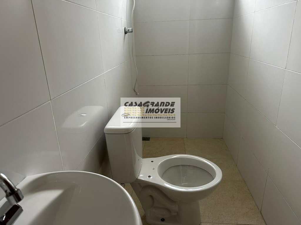 Casa de Condomínio em Praia Grande, no bairro Esmeralda