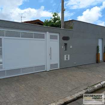 Casa em Praia Grande, bairro Caiçara