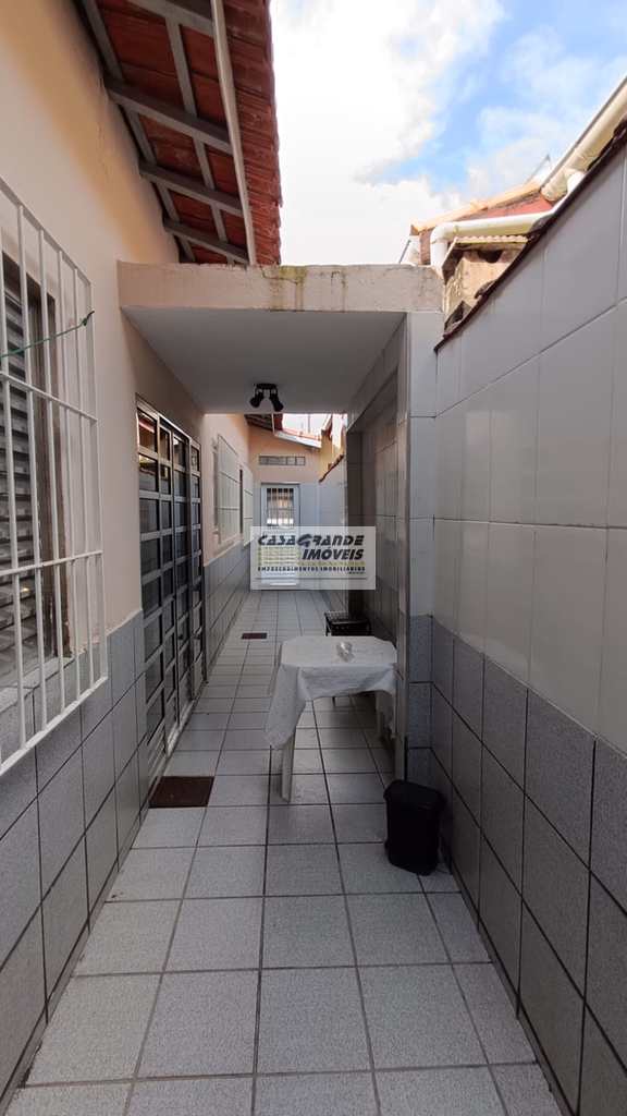 Casa em Praia Grande, no bairro Maracanã