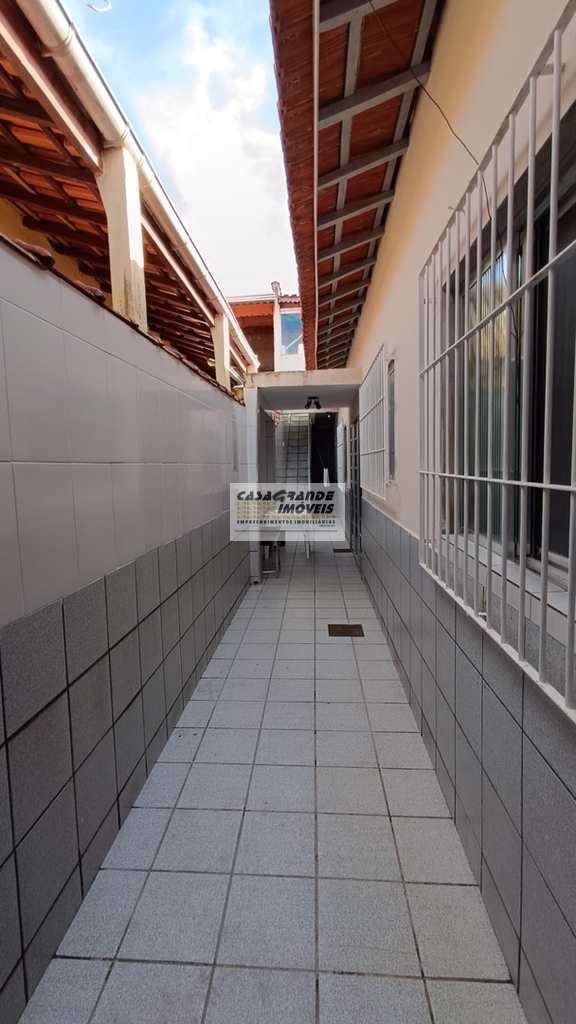 Casa em Praia Grande, no bairro Maracanã