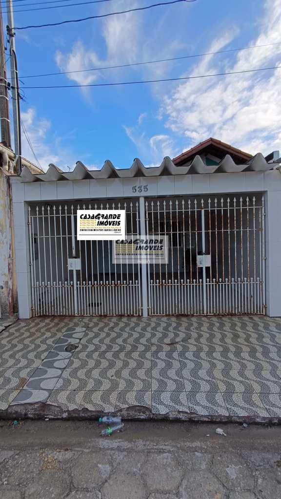 Casa em Praia Grande, no bairro Maracanã