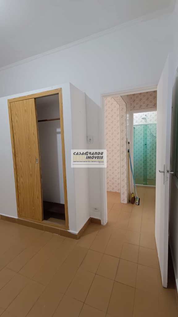 Casa em Praia Grande, no bairro Caiçara