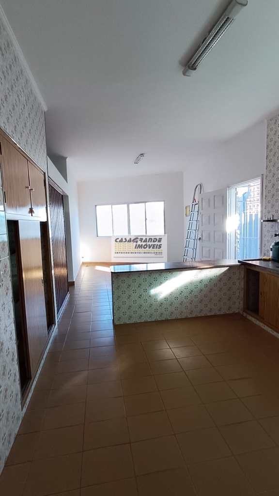 Casa em Praia Grande, no bairro Caiçara