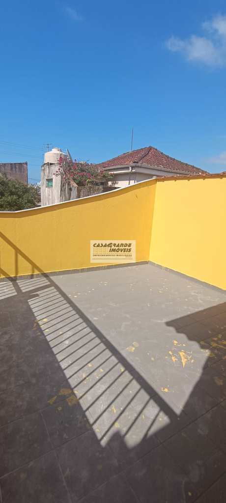 Sobrado em Praia Grande, no bairro Samambaia