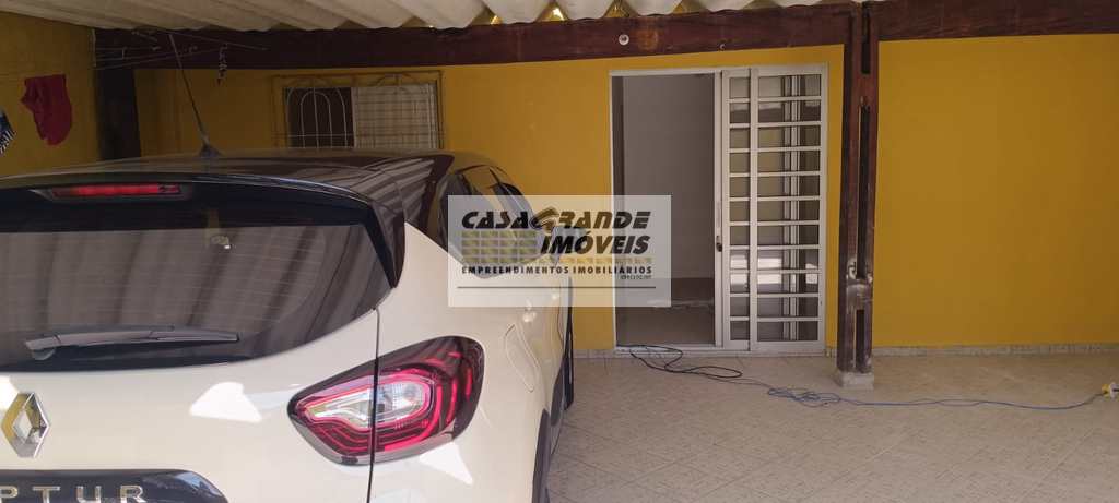 Sobrado em Praia Grande, no bairro Samambaia