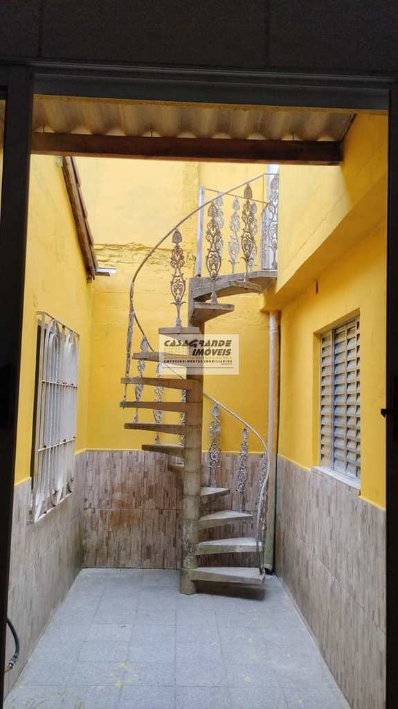Sobrado em Praia Grande, no bairro Samambaia