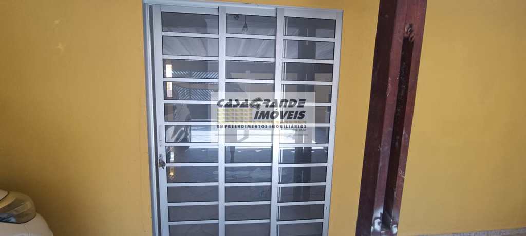 Sobrado em Praia Grande, no bairro Samambaia