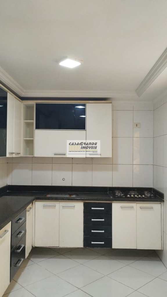 Sobrado em Praia Grande, no bairro Samambaia