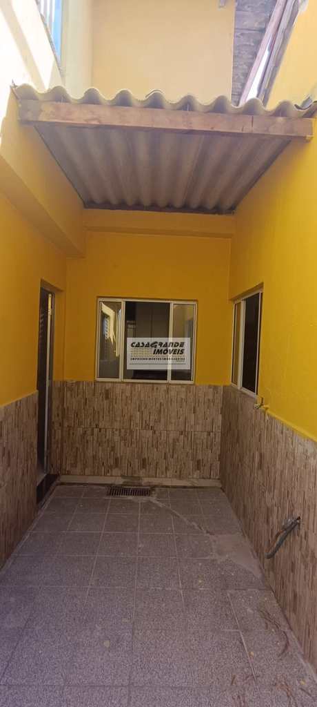 Sobrado em Praia Grande, no bairro Samambaia
