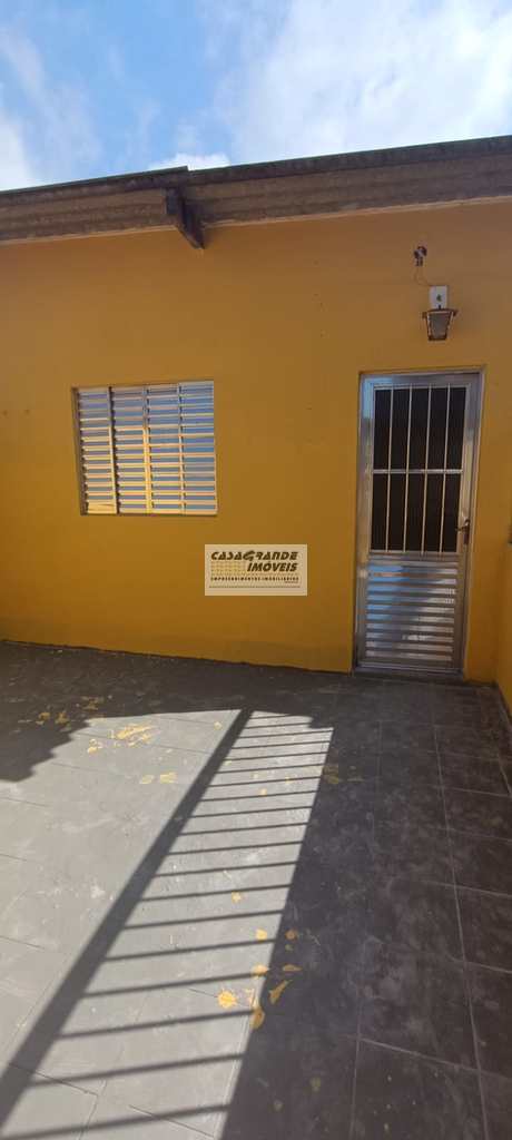 Sobrado em Praia Grande, no bairro Samambaia