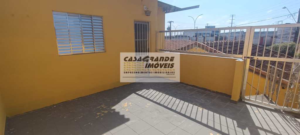 Sobrado em Praia Grande, no bairro Samambaia