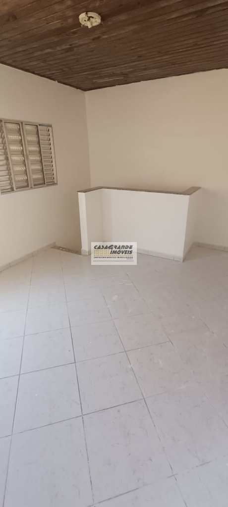 Sobrado em Praia Grande, no bairro Samambaia