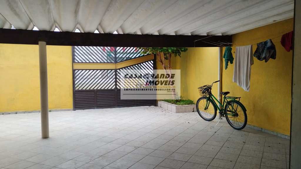 Sobrado em Praia Grande, no bairro Samambaia
