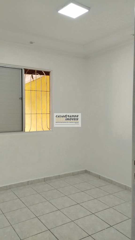 Sobrado em Praia Grande, no bairro Samambaia