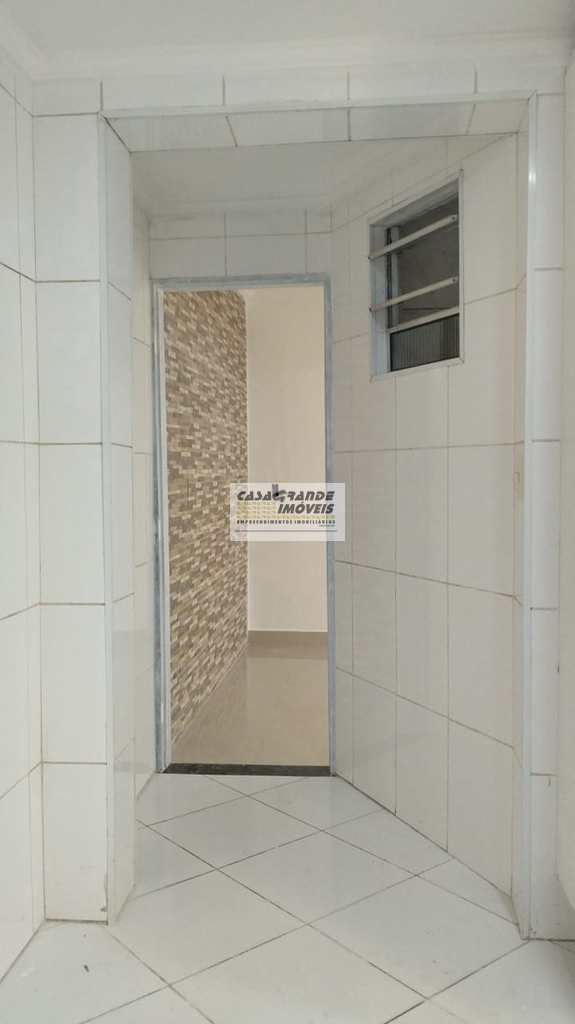 Sobrado em Praia Grande, no bairro Samambaia