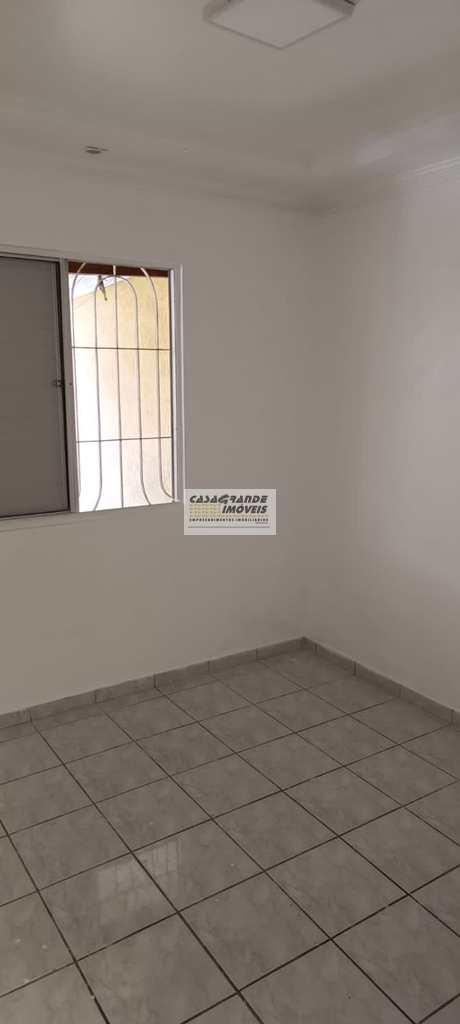 Sobrado em Praia Grande, no bairro Samambaia