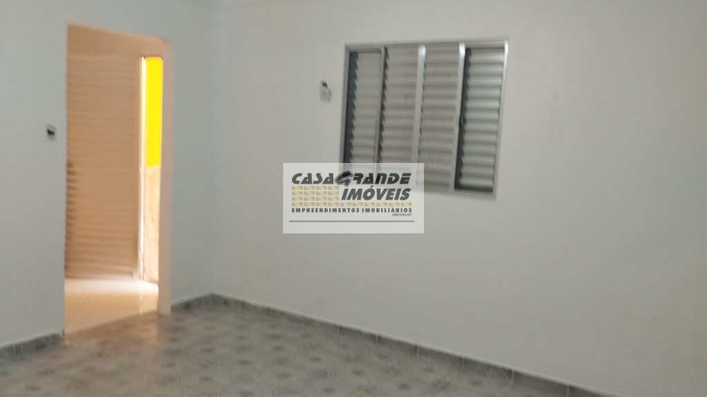 Sobrado em Praia Grande, no bairro Samambaia