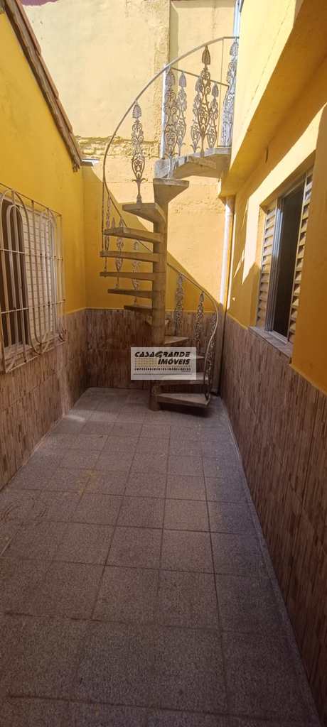 Sobrado em Praia Grande, no bairro Samambaia
