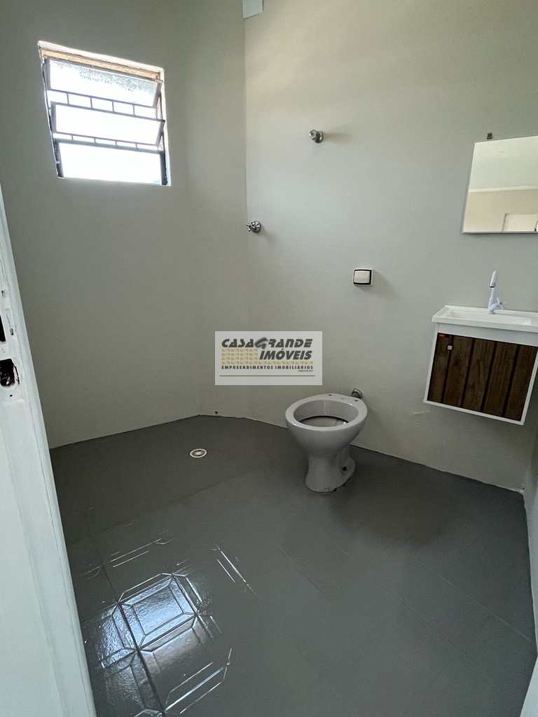 Sala Comercial em Praia Grande, no bairro Maracanã