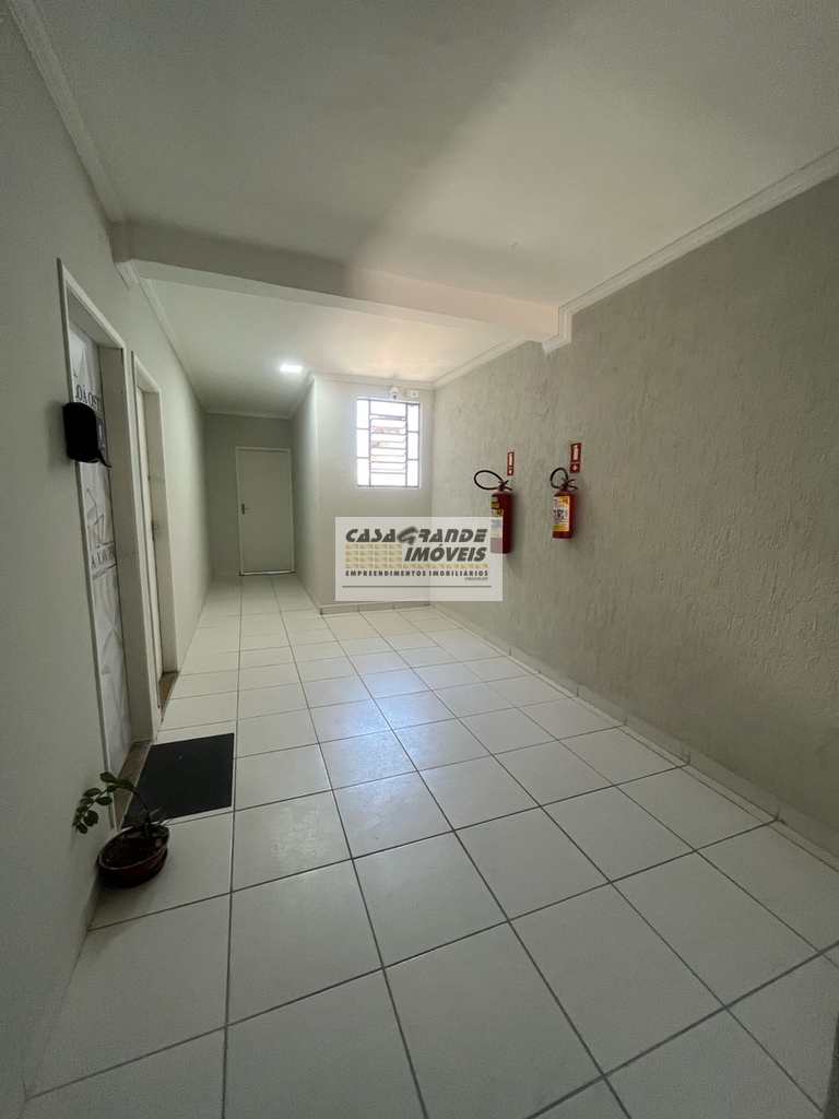 Sala Comercial em Praia Grande, no bairro Maracanã