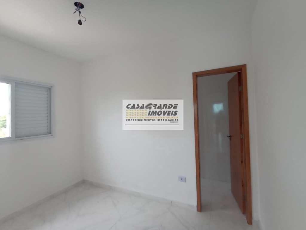 Casa de Condomínio em Praia Grande, no bairro Caiçara