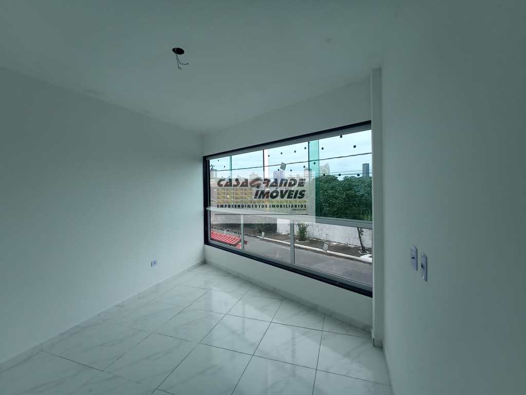 Casa de Condomínio em Praia Grande, no bairro Caiçara