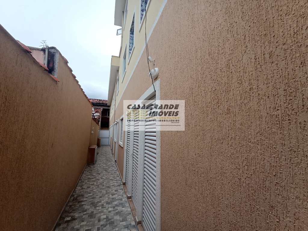 Casa de Condomínio em Praia Grande, no bairro Caiçara